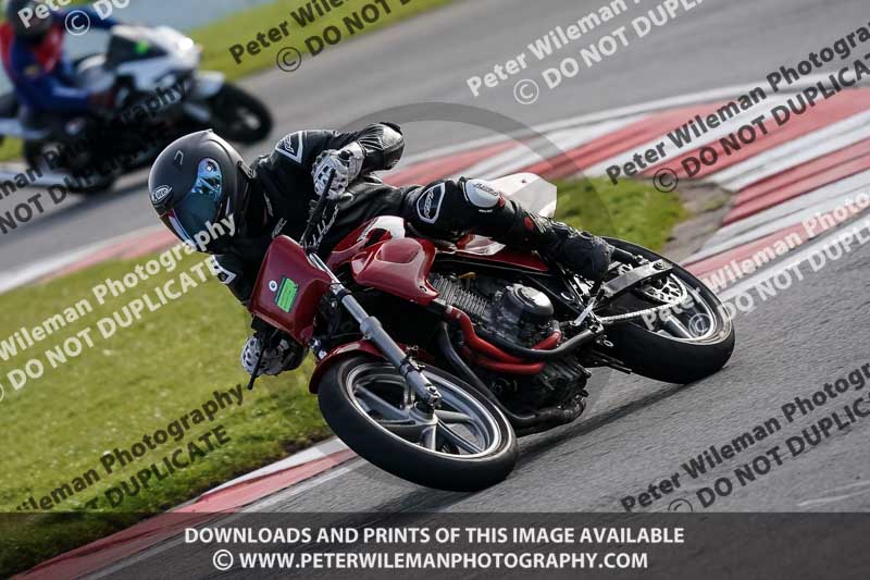 donington no limits trackday;donington park photographs;donington trackday photographs;no limits trackdays;peter wileman photography;trackday digital images;trackday photos